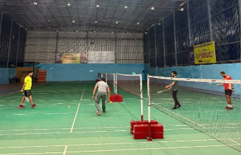 Book badminton courts online in Gurgaon and Delhi NCR - Easy online booking system